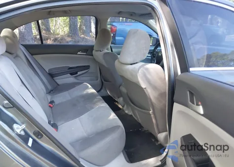 2010 Honda Accord Lx z USA, uszkodzony, nr VIN 1HGCP2F35AA166517